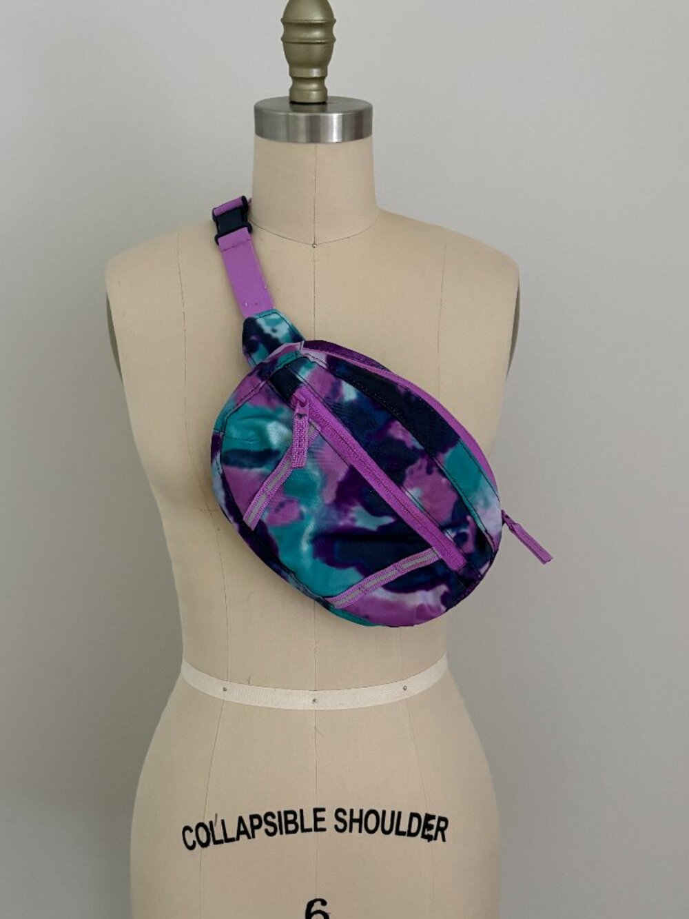 Lands End Purple Teal Tie Dye Belt Bag Fanny Pack Multi Pocket Athleisure Travel